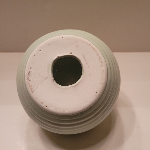 Turtleking Ceramic Ribbed Apple. - Picture 4 of 6